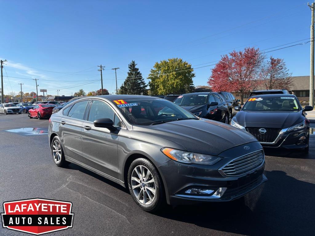 2017 Ford Fusion SE's photo